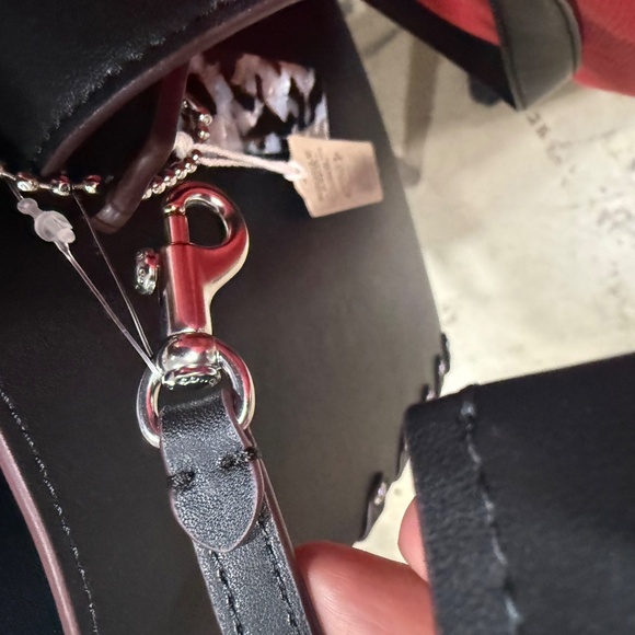 Beautiful never used Coachtopia Tote - Picture 6 of 10